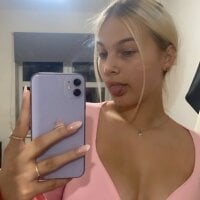 naughtyblondie1 webcam