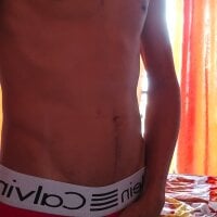 monkeyhappy Adlı Modelin Çevrimdışı Sohbet Odası