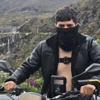 dom2travelersss webcam