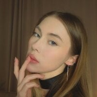 TarraStollar model avatar