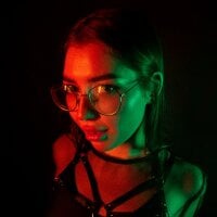 iampiggygirl_'s Avatar Pic