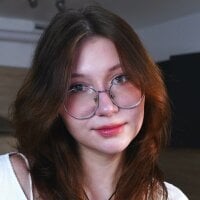 AprylShotwell webcam model