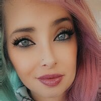 IconicBaddie webcam model