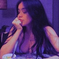 Antonella18_ Adlı Modelin Çevrimdışı Sohbet Odası