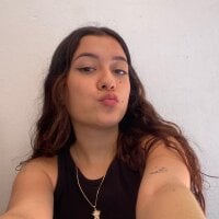 Liss_Sh Adlı Modelin Çevrimdışı Sohbet Odası