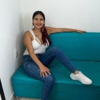 VictoriaSolisx's Offline Chat Room