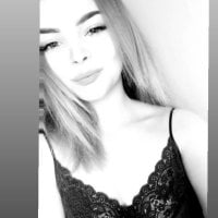 LifelikegGirl's Offline Chat Room