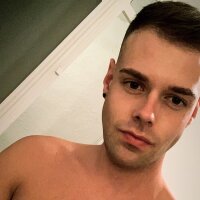 antoine_twink's Offline Chat Room