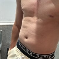 straightshychill webcam