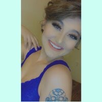 Sin_cindiee's Offline Chat Room