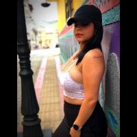 Violet_Ryam's Offline Chat Room