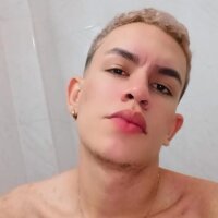 kevin_hot366's Offline Chat Room