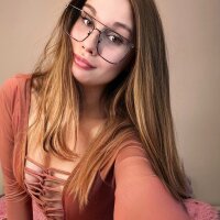 Lollyme_17's Offline Chat Room