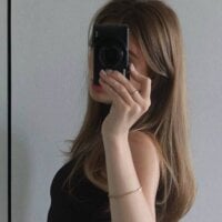 Mia_shy1