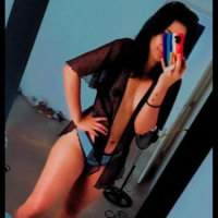 Stella_Lopez's Offline Chat Room