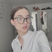 MoriahLinder model avatar