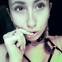 HALLE_HART Adlı Modelin Çevrimdışı Sohbet Odası