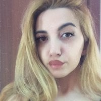 GlowAmeliya Adlı Modelin Çevrimdışı Sohbet Odası