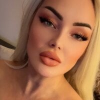 queenaleksagrey webcam