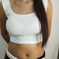 Slimpari77 webcam model