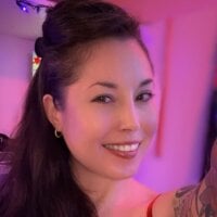 MissGoldenCartier webcam