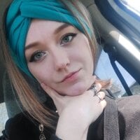 Charming_Betty's Offline Chat Room