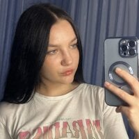 Adelliina_Fleks' Offline Chat Room