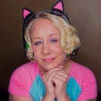 Trixiekittycutie webcam