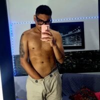 LatinWolfBoy webcam model