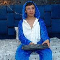 SalvadorGomezxx webcam model