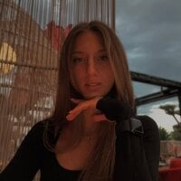 JaniceNguyen's Avatar Pic