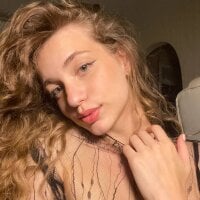 Sarah_Supershy