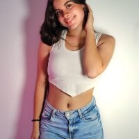 Dominica_18's Offline Chat Room