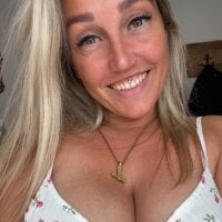 Snapshot of Bonniie1312 live cam