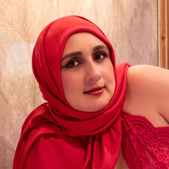 HijabiMilf's Stripchat show and profile