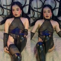 Oksana_Asian webcam model