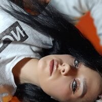 Rebecamaya Adlı Modelin Çevrimdışı Sohbet Odası