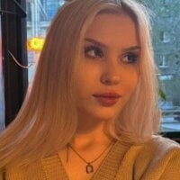 mae_barbiee
