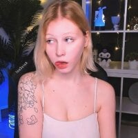 blue_colada Adlı Modelin Çevrimdışı Sohbet Odası