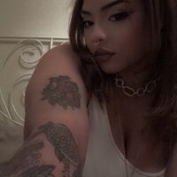 lilrosiecheeks' Offline Chat Room