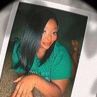 HOTMILFKATIEE's Avatar Pic