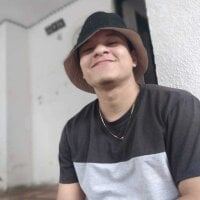 yaikeluxurya's Offline Chat Room