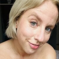 MariaValentine webcam