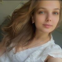 MadisonClares webcam model