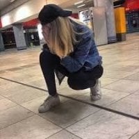 ChinamiBeaty's Offline Chat Room