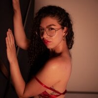 emma_curls Offline Chatrum