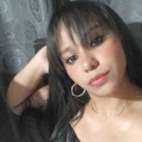 Malaikaa_'s Offline Chat Room