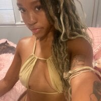 FlirtyFlora's Offline Chat Room