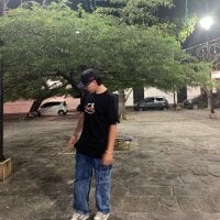 Adan_moretti's Offline Chat Room