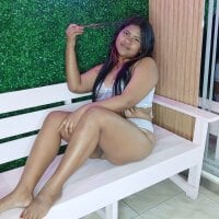 miilu_ebony webcam model